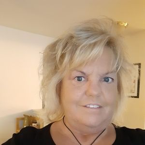 Meet your Posher, Deborah